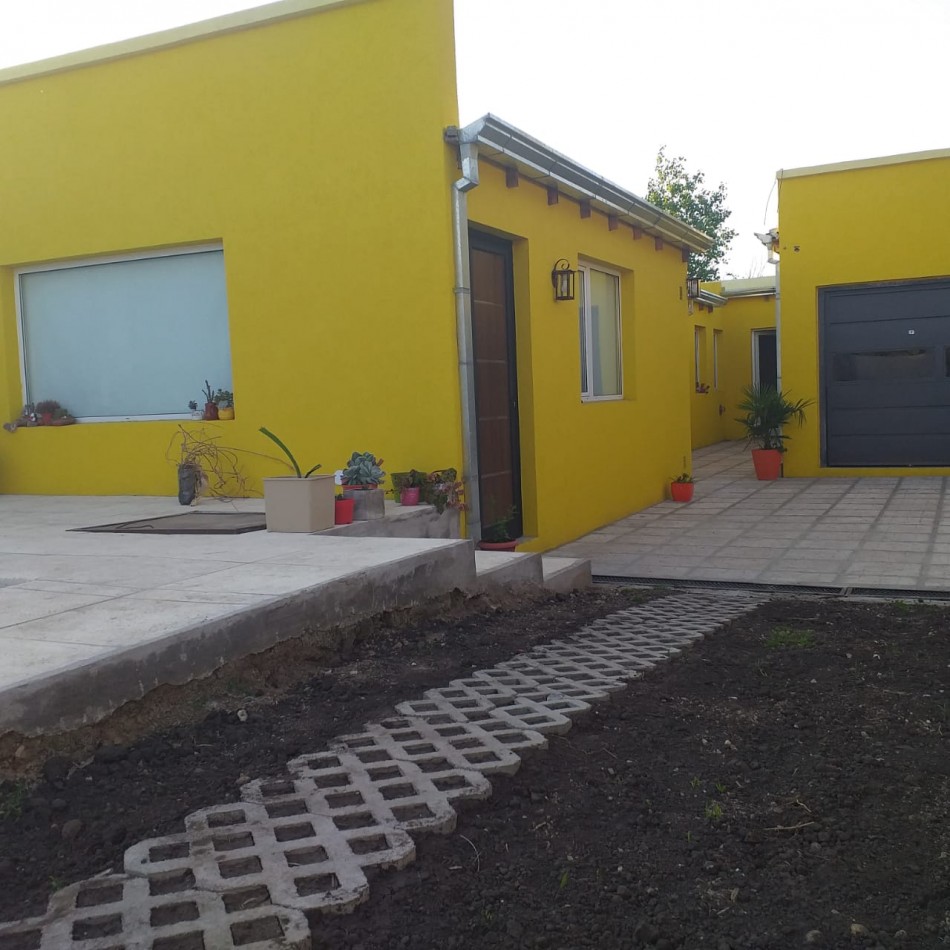 VENDO CASA AMPLIO LOTE EXCELENTE ZONA 