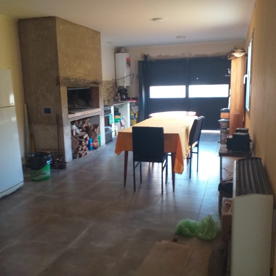 VENDO CASA AMPLIO LOTE EXCELENTE ZONA 