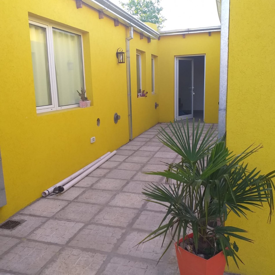 VENDO CASA AMPLIO LOTE EXCELENTE ZONA 