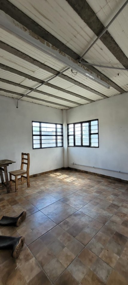 VENDO GALPON 170 MTS CON DOS OFICINAS 