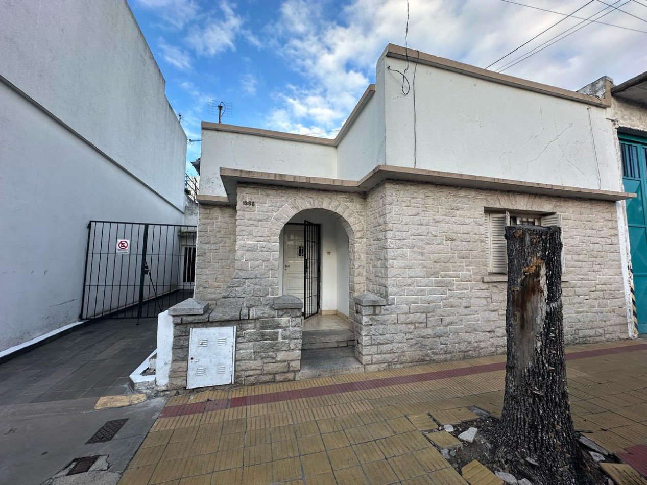 casa semi centrica de tres habitaciones APTA CREDITO 