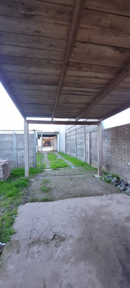 VENTA CASA EN PH 1 DORMITORIO + PATIO VERDE