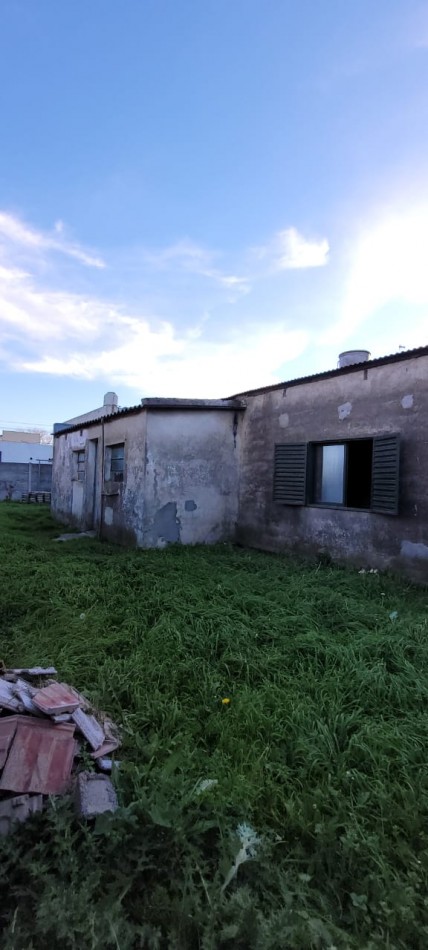 VENTA CASA EN PH 1 DORMITORIO + PATIO VERDE