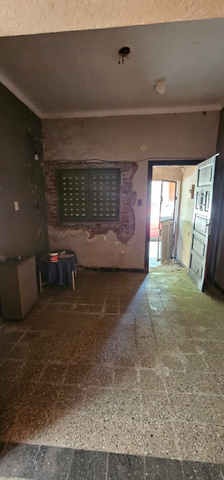 VENTA LOTE DE 469 MTS CON CASA + DEPTO INTERNO A RECICLAR 