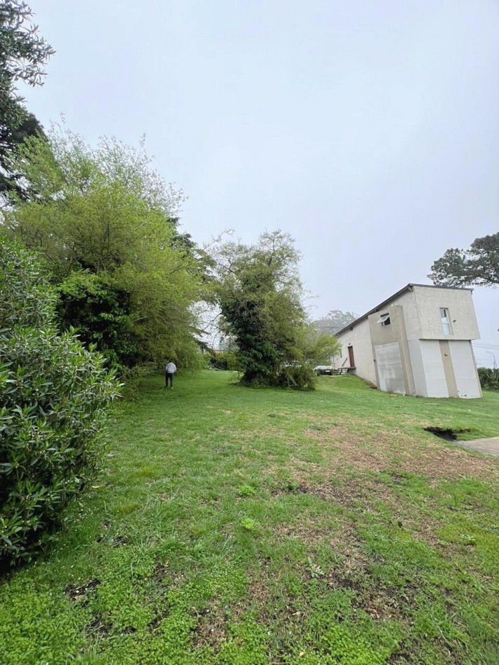 Lote de 784m2 con servicios en Sierra de los Padres