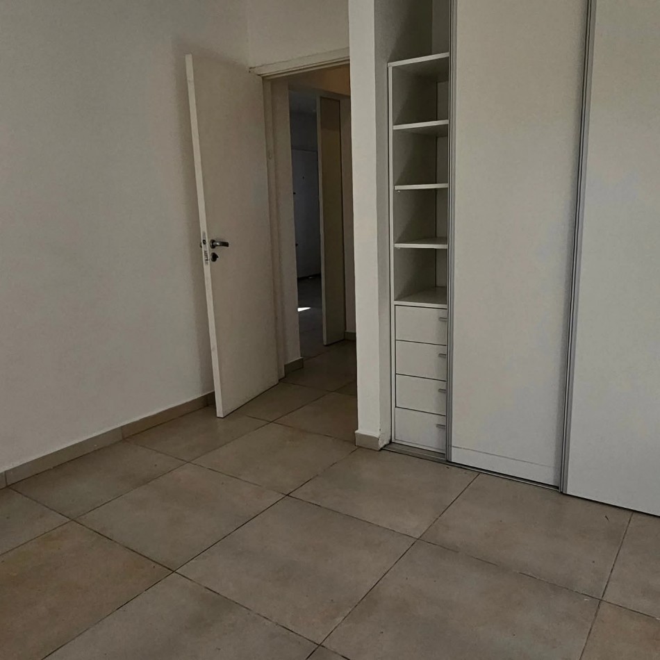 VENTA CASA 2 DORMITORIOS + PATIO CON PARRILLA 