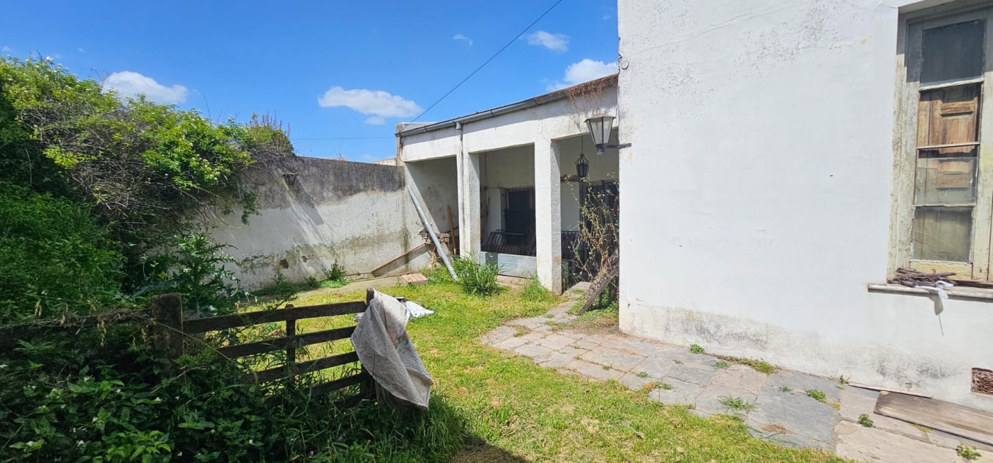 VENTA CASA 3 DORMITORIOS Y LOCAL AL FRENTE