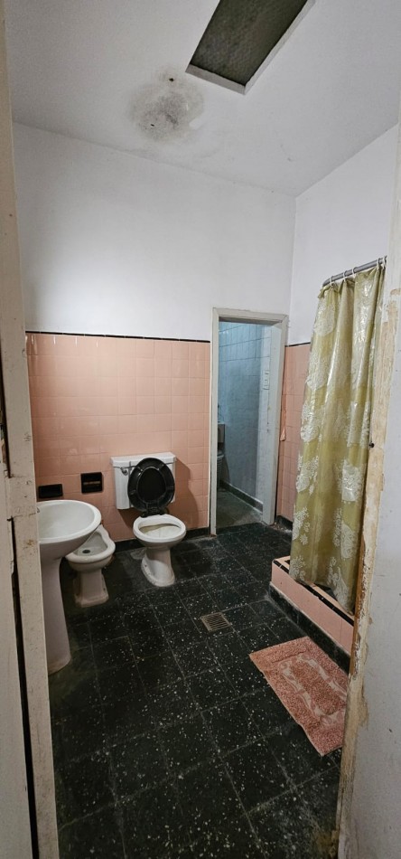 VENTA CASA 3 DORMITORIOS Y LOCAL AL FRENTE