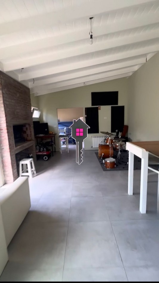 Casa semicentrica 2 dormitorios