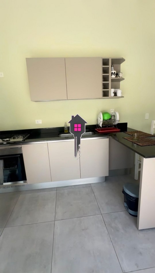 Casa semicentrica 2 dormitorios