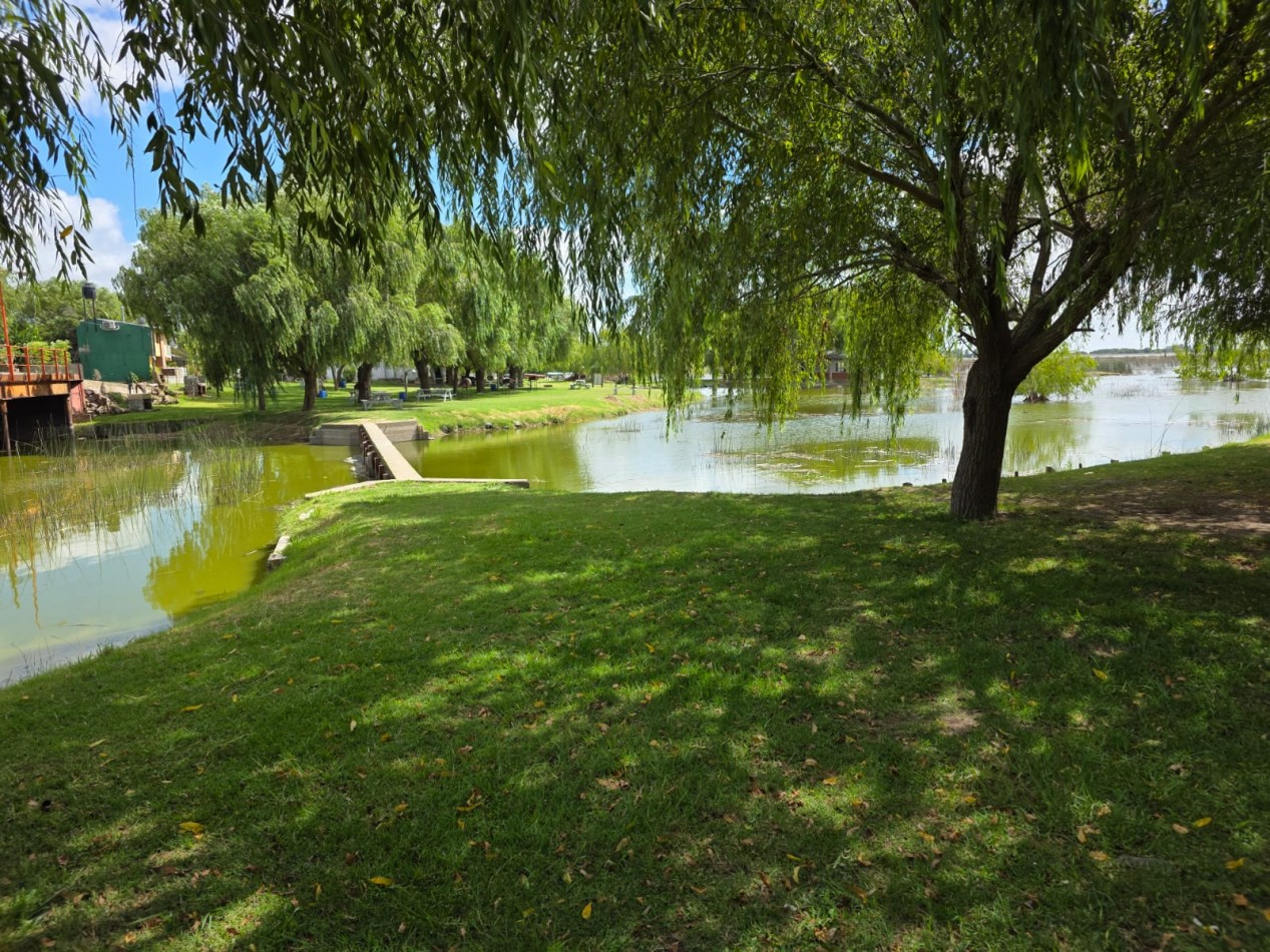 VENTA CASA 3 DORMITORIOS EN CLUB DE CAMPO Y PESCA EL BURRO