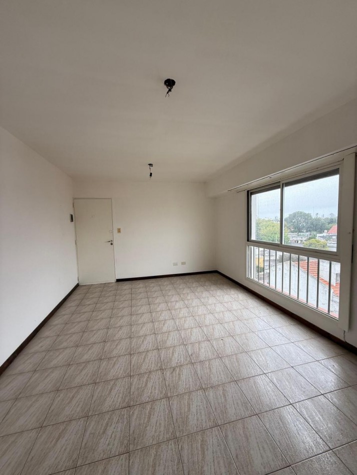 2 amb apto credito muy luminoso con espacio de cochera