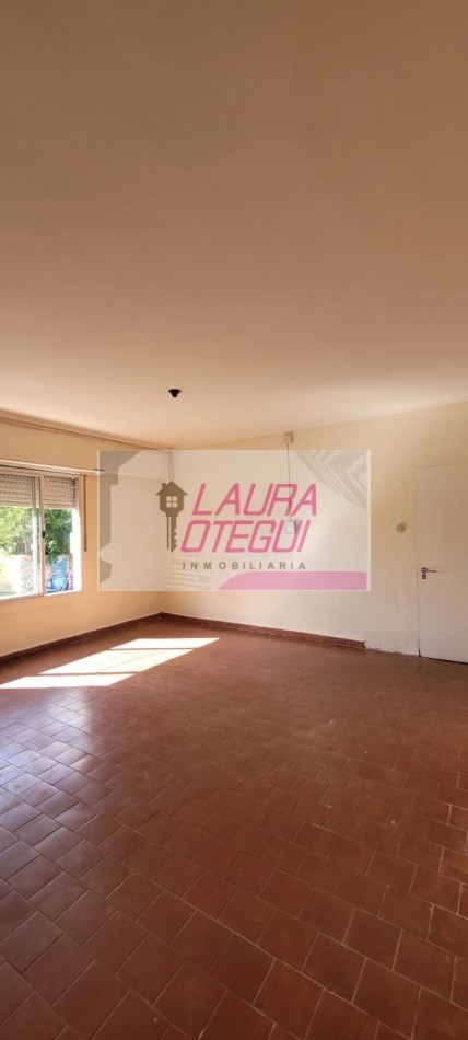 VENTA EN BLOCK, LOCAL + DEPTO DE 3 DORMITORIOS C/COCHERA EN AVENIDA PRINCIPAL 