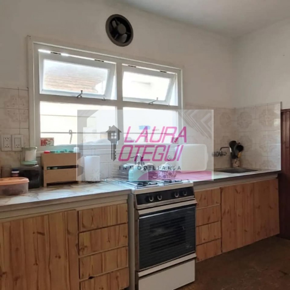 VENTA OPORTUNIDAD CASA + 2 LOCALES Y TERRAZA 