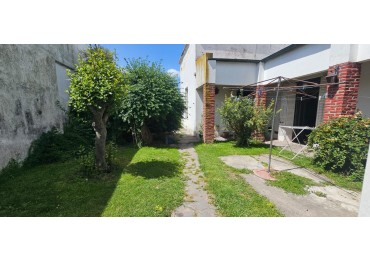 VENTA CASA 3 DORMITORIOS Y LOCAL AL FRENTE